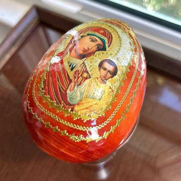 Vintage Hand-Painted Orthodox Madonna & Child Wooden Easter Egg, Gold Accents - Picture 1 of 16